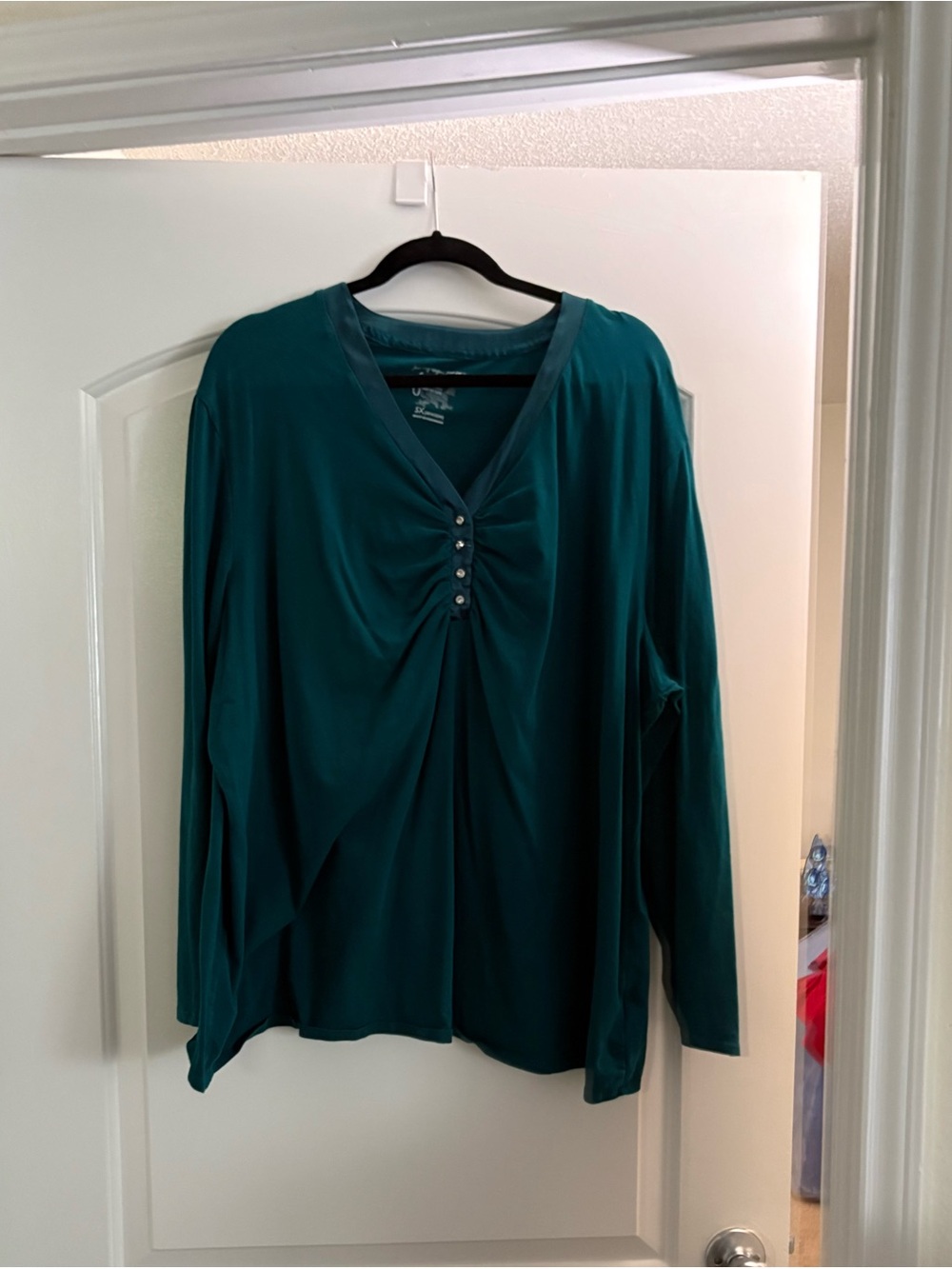 PLUS SIZE 5x Women's Teal V-Neck Long-Sleeve Top with Decorative Buttons